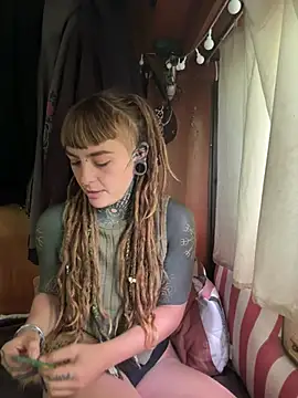 HornyHippy1 online show from 05-18-26, 11:05