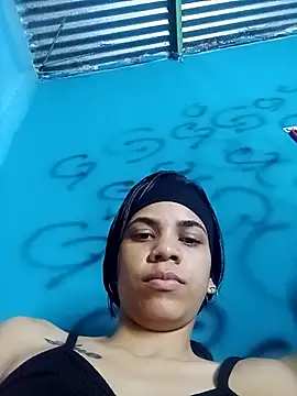 Snapshot of Dominicsexy_bitch chatting on 03-28-26, 03:39 Dominicsexy bitch online show from 03-28-26, 03:39