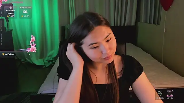 IceIcebabe  online show from 06-28-26, 01:11