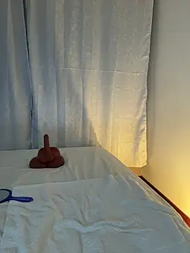 ZaraCarterX online show from 06-19-26, 12:15