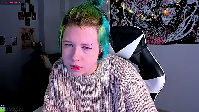 LittleKittenStar online show from 04-19-26, 02:55
