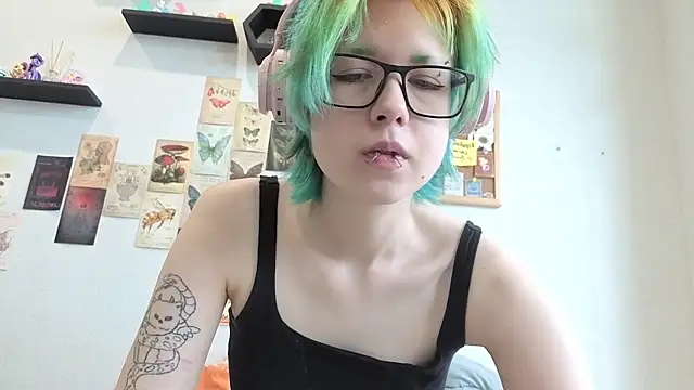 LittleKittenStar online show from 06-08-26, 11:32