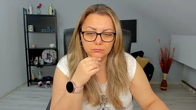 Snapshot of JessieRichards chatting on 03-25-26, 07:25 JessieRichards online show from 03-25-26, 07:25