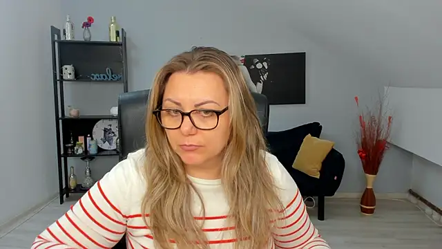 Snapshot of JessieRichards chatting on 03-27-26, 07:47 JessieRichards online show from 03-27-26, 07:47