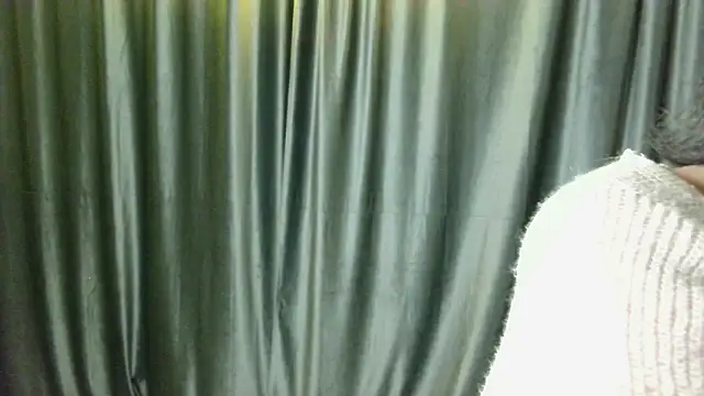 Layla Muur online show from 05-15-26, 05:09