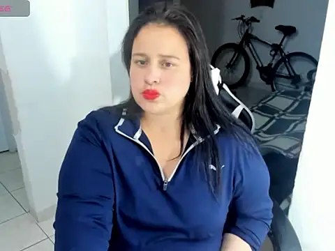 Snapshot of Atenea_19_ chatting on 05-20-26, 05:13 Atenea 19 online show from 05-20-26, 05:13
