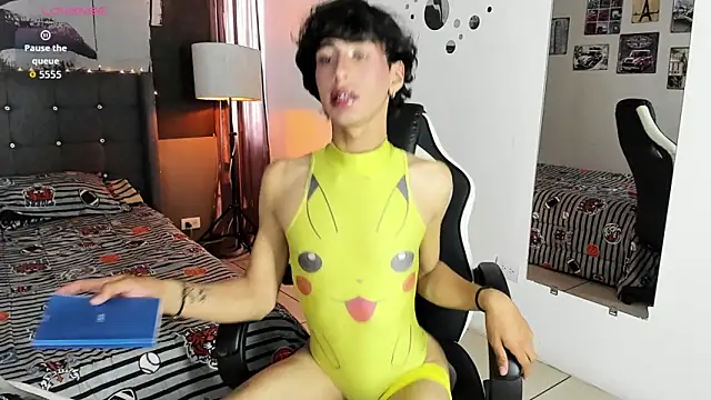 Snapshot of santy_fox chatting on 03-26-26, 02:33 santy fox online show from 03-26-26, 02:33