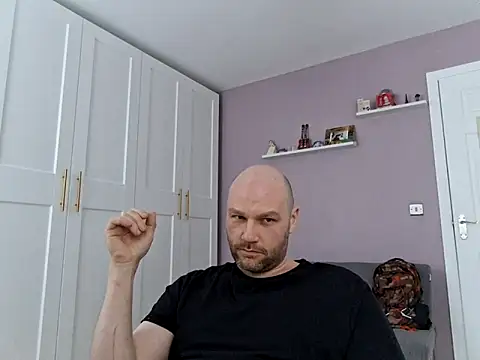 Snapshot of pitch_122 chatting on 03-28-26, 05:34 pitch 122 online show from 03-28-26, 05:34