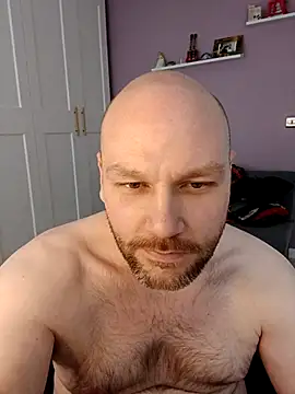 Snapshot of pitch_122 chatting on 04-01-26, 03:09 pitch 122 online show from 04-01-26, 03:09