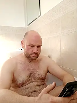 Snapshot of pitch_122 chatting on 04-02-26, 04:15 pitch 122 online show from 04-02-26, 04:15