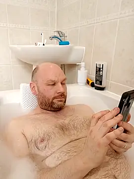 Snapshot of pitch_122 chatting on 04-04-26, 03:53 pitch 122 online show from 04-04-26, 03:53