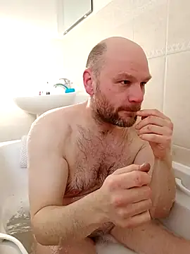 Snapshot of pitch_122 chatting on 04-08-26, 05:02 pitch 122 online show from 04-08-26, 05:02