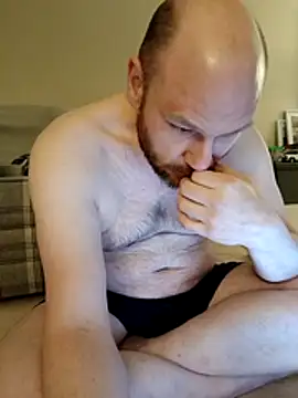 Snapshot of pitch_122 chatting on 04-13-26, 05:29 pitch 122 online show from 04-13-26, 05:29