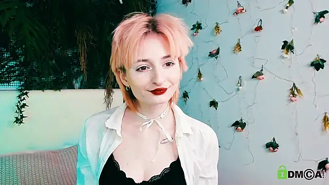 Kira  Cutie online show from 04-24-26, 08:33