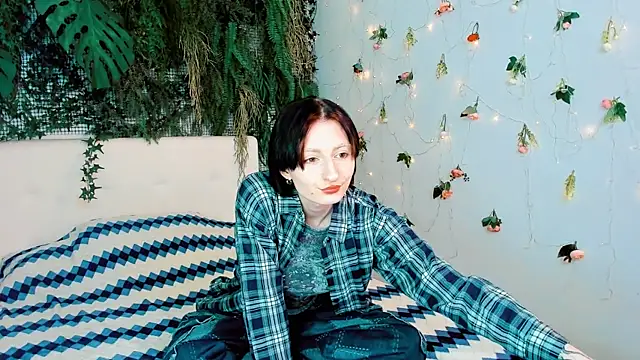 Snapshot of Kira__Cutie chatting on 06-19-26, 09:07 Kira Cutie online show from 06-19-26, 09:07