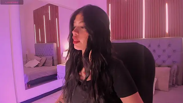 LiaSalvatore online show from 03-21-26, 12:21