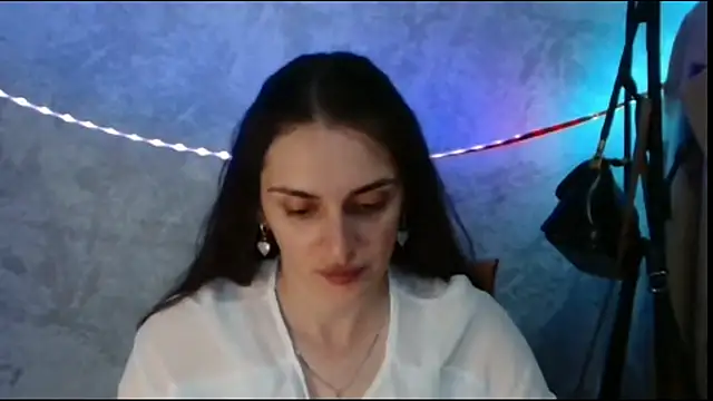 RoxiCherry online show from 05-07-26, 06:41