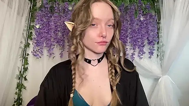 Snapshot of ElfGirlAna chatting on 07-16-26, 02:45 ElfGirlAna online show from 07-16-26, 02:45