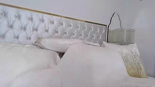 Snapshot of alexandragabrielle chatting on 04-19-26, 03:28 alexandragabrielle online show from 04-19-26, 03:28