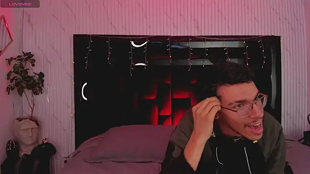 ArthurAndAllice online show from 03-19-26, 11:42