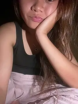 Snapshot of Emmi_cute9x chatting on 07-16-26, 01:28 Emmi cute9x online show from 07-16-26, 01:28