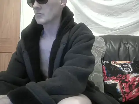 Snapshot of Useless_Wanker chatting on 03-31-26, 08:53 Useless Wanker online show from 03-31-26, 08:53