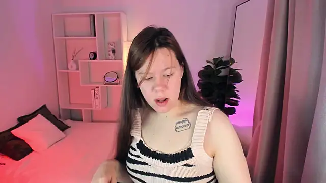 Vanessa ama online show from 04-21-26, 05:58