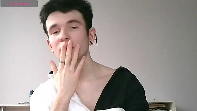 Snapshot of Ernest_ice chatting on 03-27-26, 11:54 Ernest ice online show from 03-27-26, 11:54