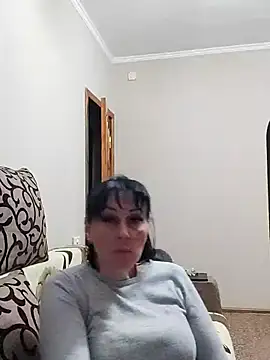 HelgaDennis online show from 04-29-26, 05:41