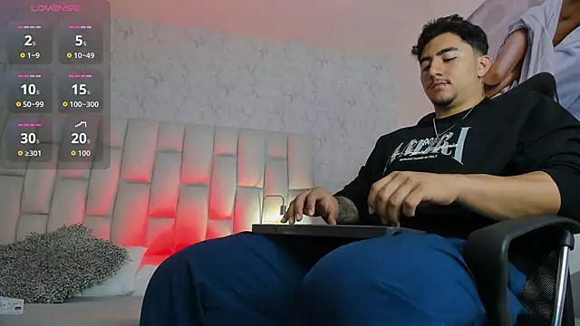 Zane cruz online show from 04-12-26, 12:43