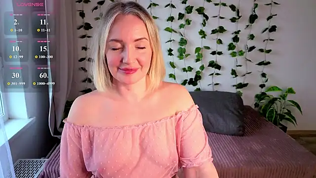 MonikFoxi online show from 05-04-26, 04:30