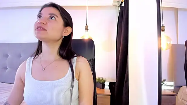 Snapshot of LindaCatalina_ chatting on 03-25-26, 12:44 LindaCatalina online show from 03-25-26, 12:44