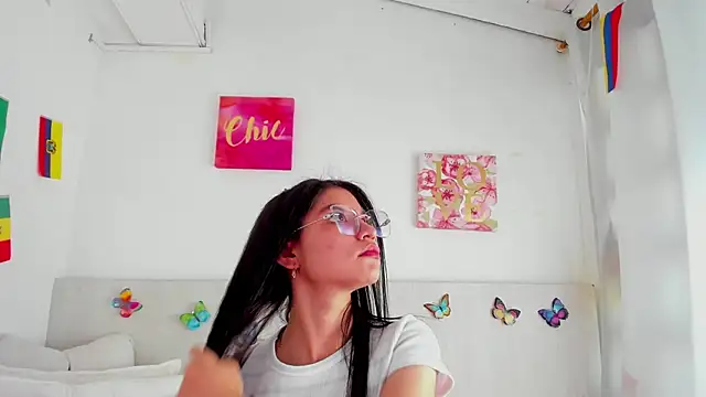 Snapshot of LindaCatalina_ chatting on 07-11-26, 01:03 LindaCatalina online show from 07-11-26, 01:03