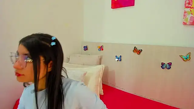 Snapshot of LindaCatalina_ chatting on 07-21-26, 12:51 LindaCatalina online show from 07-21-26, 12:51