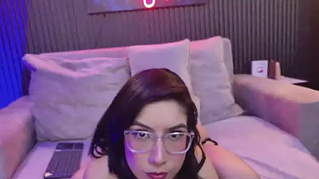 HannaMiller01  online show from 04-13-26, 07:52