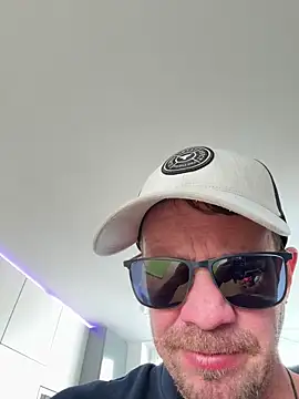 Snapshot of stefhart chatting on 03-30-26, 07:42 stefhart online show from 03-30-26, 07:42