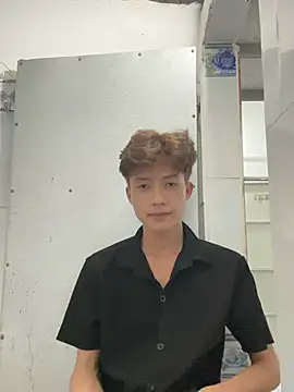 Nguyencuong1999 online show from 05-07-26, 04:12
