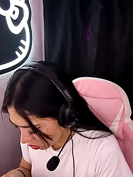 Snapshot of foranea chatting on 03-20-26, 04:12 foranea online show from 03-20-26, 04:12