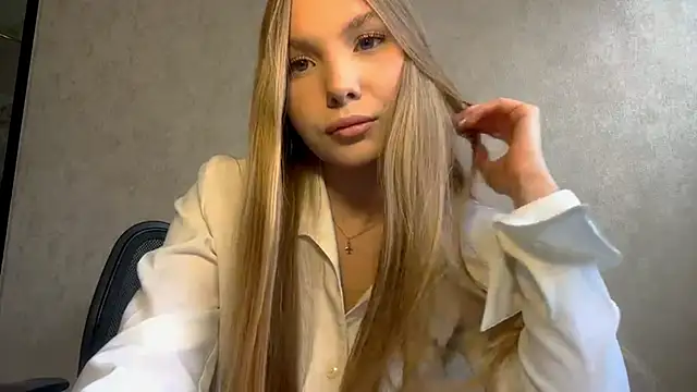 CarolineNine online show from 03-29-26, 12:49