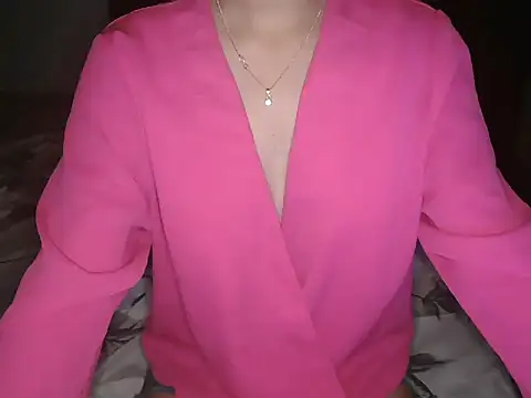 Snapshot of urvashi_rai chatting on 06-14-26, 01:36 urvashi rai online show from 06-14-26, 01:36