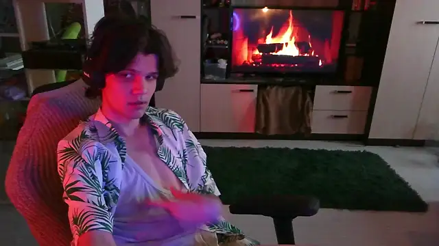 Lucius Mo online show from 04-05-26, 02:58