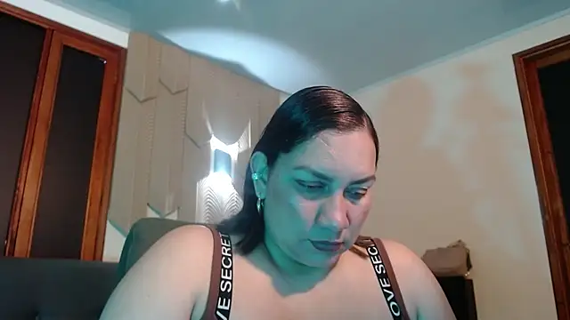 mia coral1 online show from 04-16-26, 04:41