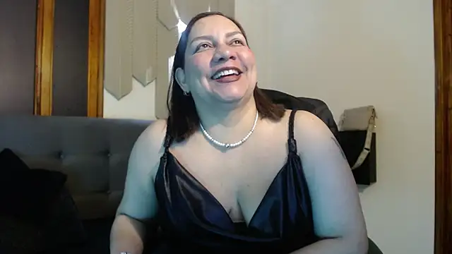 mia coral1 online show from 04-21-26, 01:42