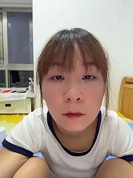 Snapshot of flylingling33 chatting on 05-20-26, 04:24 flylingling33 online show from 05-20-26, 04:24