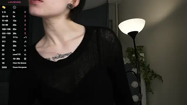 RubieNibbs online show from 04-25-26, 06:49