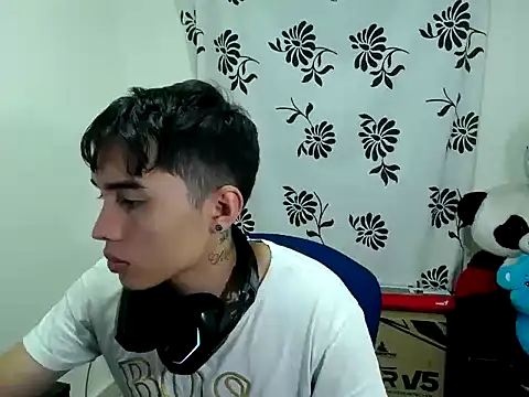 Fher rivers1 online show from 05-06-26, 03:13