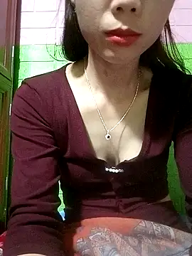 AmyLinee01 online show from 04-16-26, 05:36