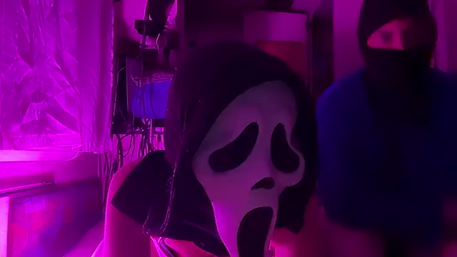 Snapshot of SilentScreamsVan- chatting on 04-06-26, 08:43 SilentScreamsVan- online show from 04-06-26, 08:43