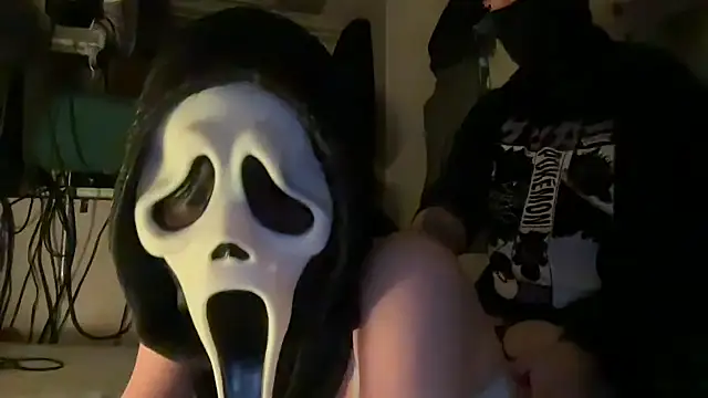 Snapshot of SilentScreamsVan- chatting on 04-08-26, 08:53 SilentScreamsVan- online show from 04-08-26, 08:53