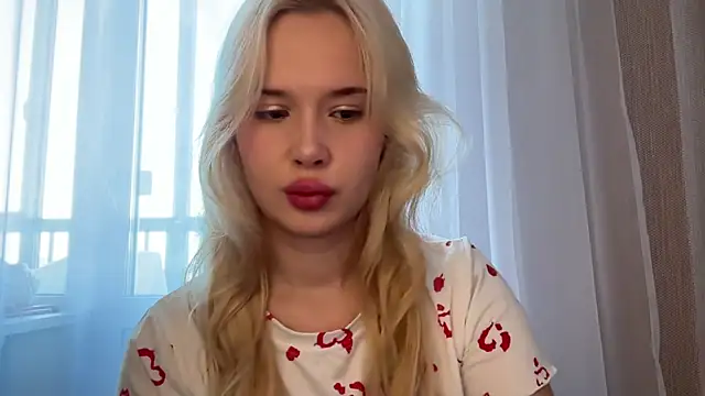 cutie chloee online show from 04-25-26, 03:09